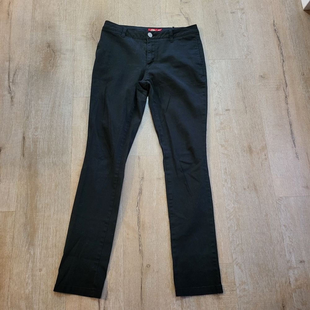 Woman's Dickie Straight Legged Pants Size 7